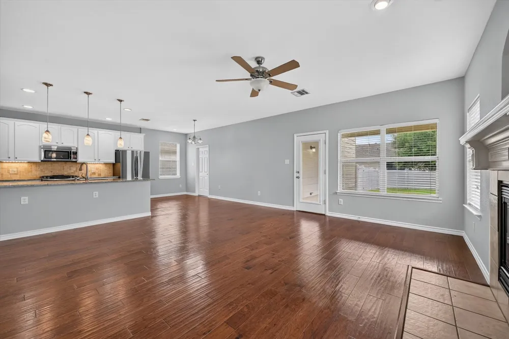 1013 Wenk Drive Savannah, TX 76227