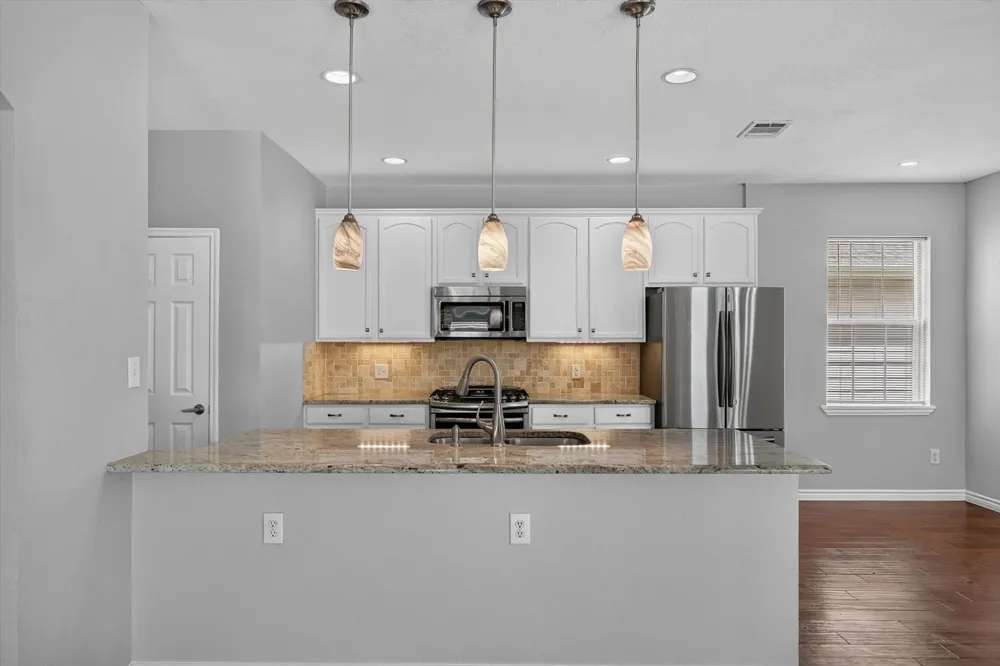1013 Wenk Drive Savannah, TX 76227