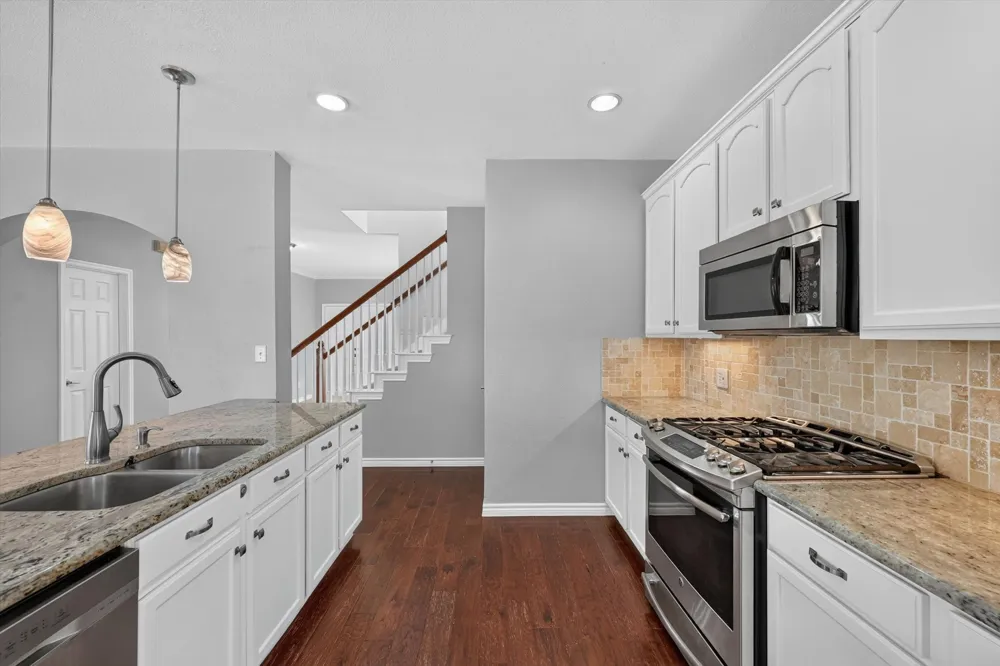 1013 Wenk Drive Savannah, TX 76227