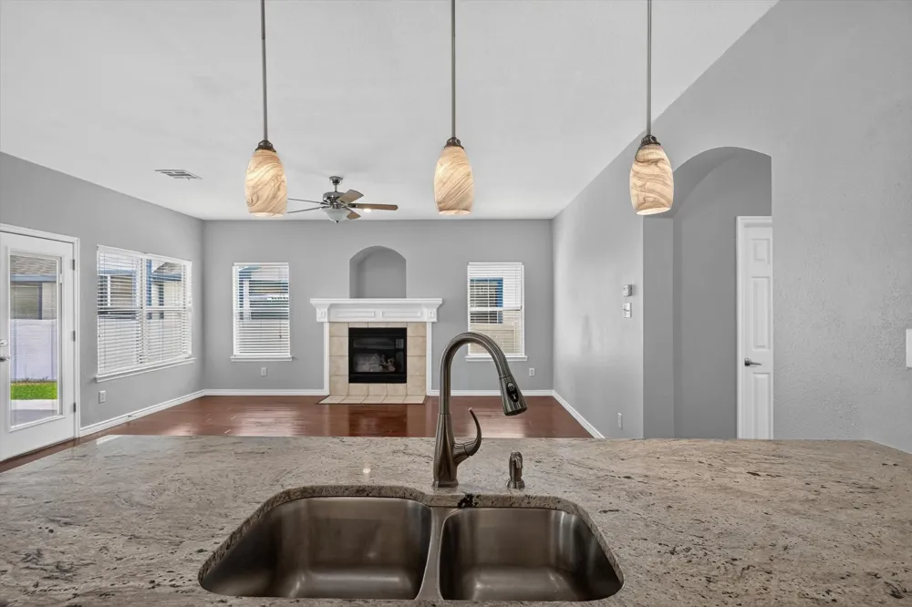 1013 Wenk Drive Savannah, TX 76227
