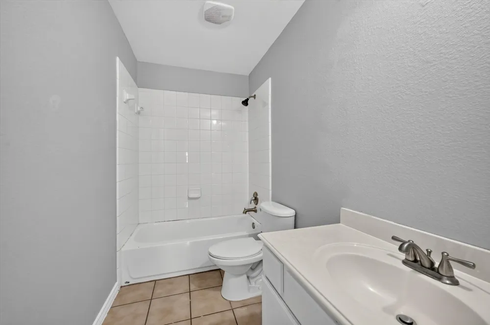 1013 Wenk Drive Savannah, TX 76227