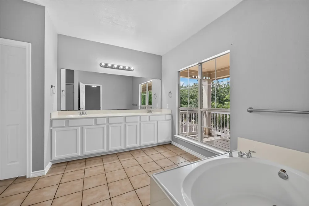 1013 Wenk Drive Savannah, TX 76227