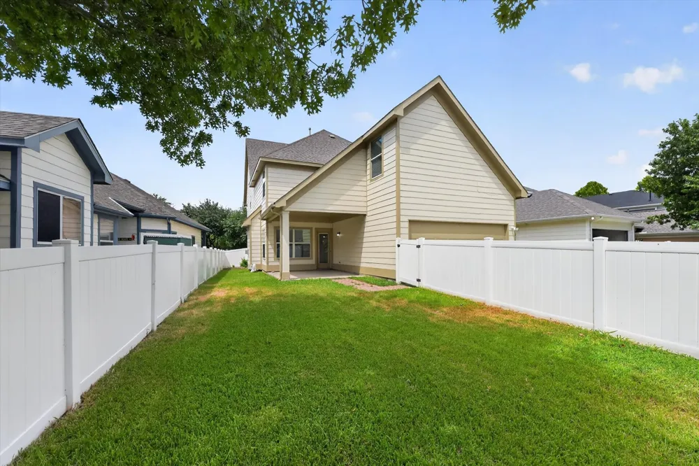1013 Wenk Drive Savannah, TX 76227
