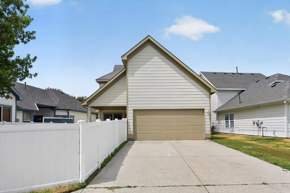 1013 Wenk Drive Savannah, TX 76227