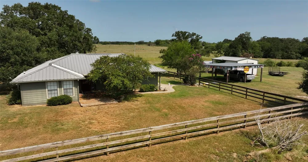 18 Baker Ridge Road Madisonville, TX 75852