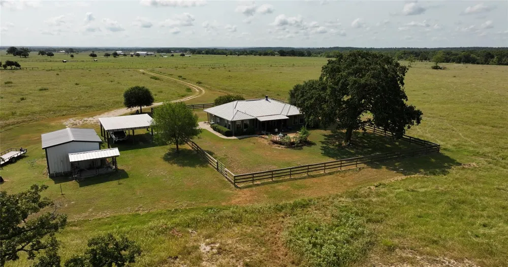 18 Baker Ridge Road Madisonville, TX 75852