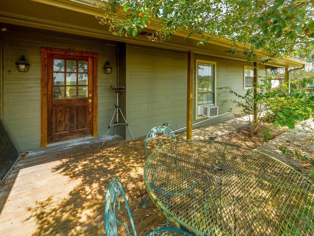 18 Baker Ridge Road Madisonville, TX 75852
