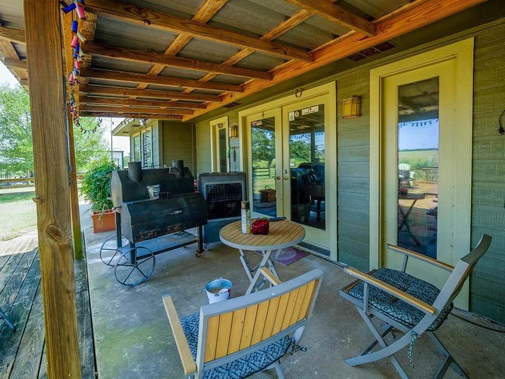 18 Baker Ridge Road Madisonville, TX 75852