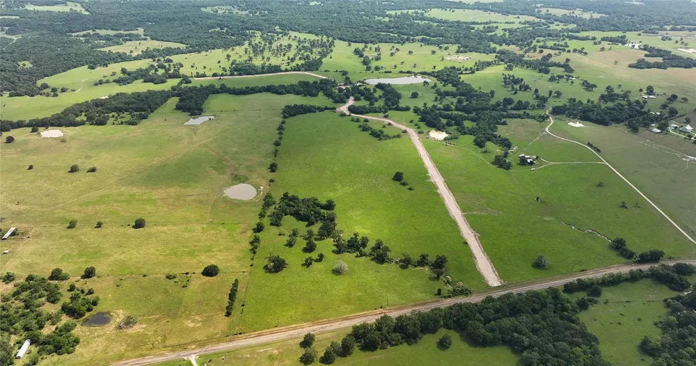 18 Baker Ridge Road Madisonville, TX 75852