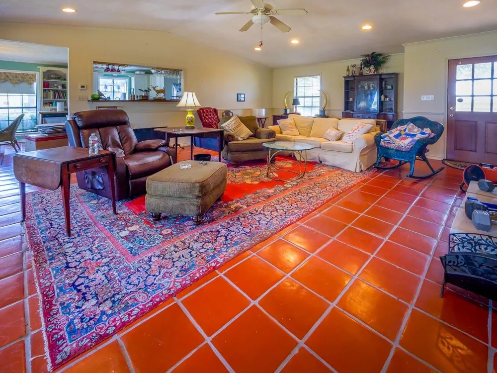 18 Baker Ridge Road Madisonville, TX 75852