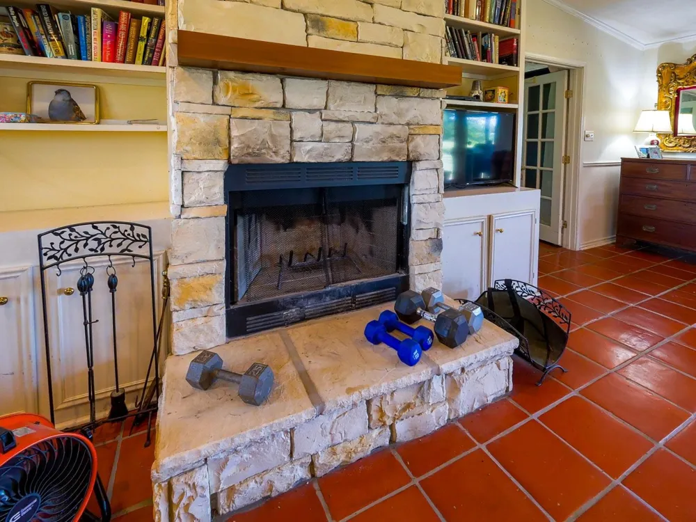 18 Baker Ridge Road Madisonville, TX 75852