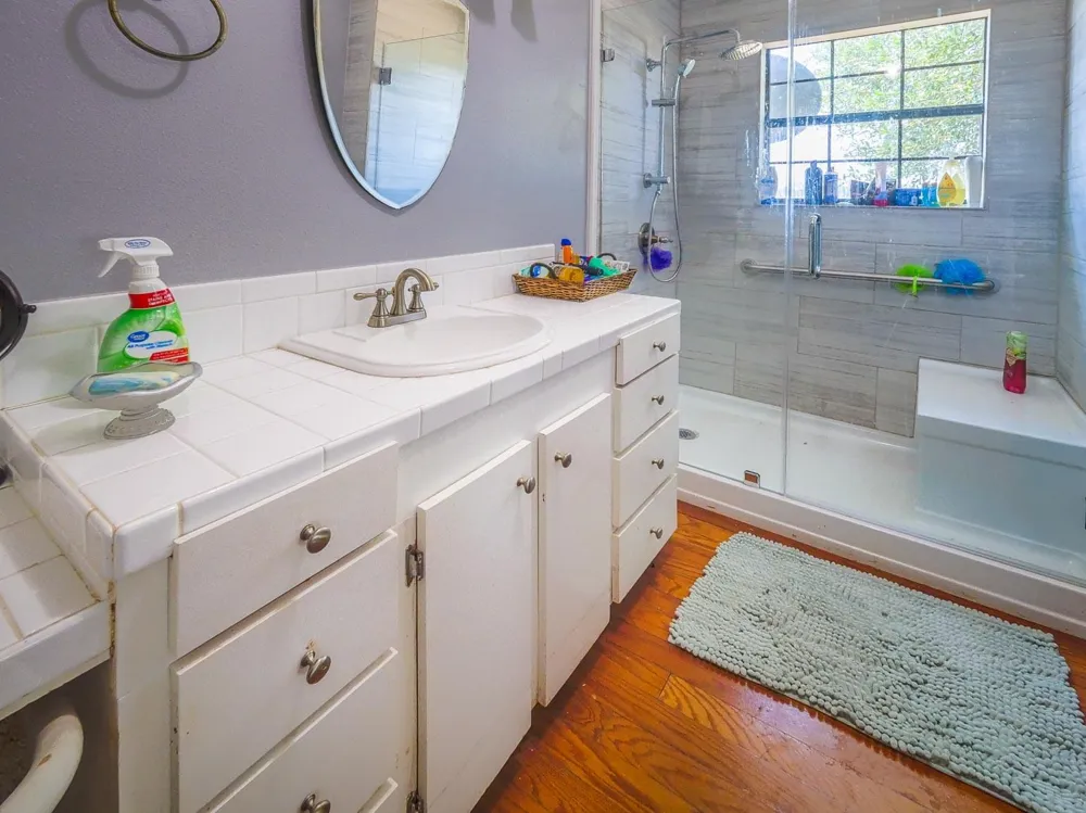 18 Baker Ridge Road Madisonville, TX 75852