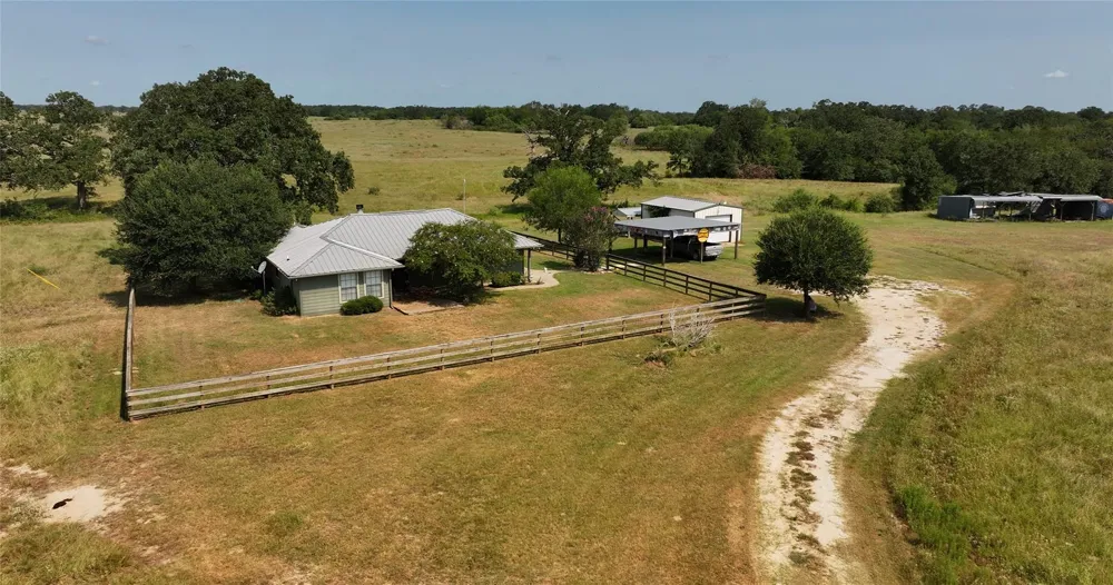 18 Baker Ridge Road Madisonville, TX 75852