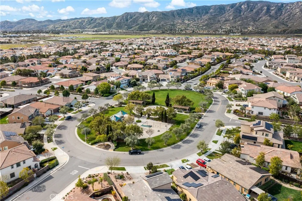 29136 Tanoak Lake Elsinore, CA 92530