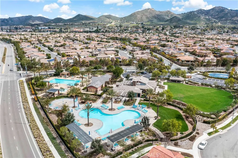 29136 Tanoak Lake Elsinore, CA 92530