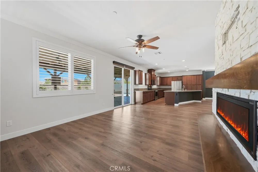 29136 Tanoak Lake Elsinore, CA 92530