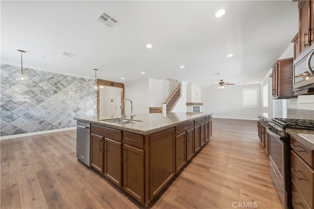 29136 Tanoak Lake Elsinore, CA 92530