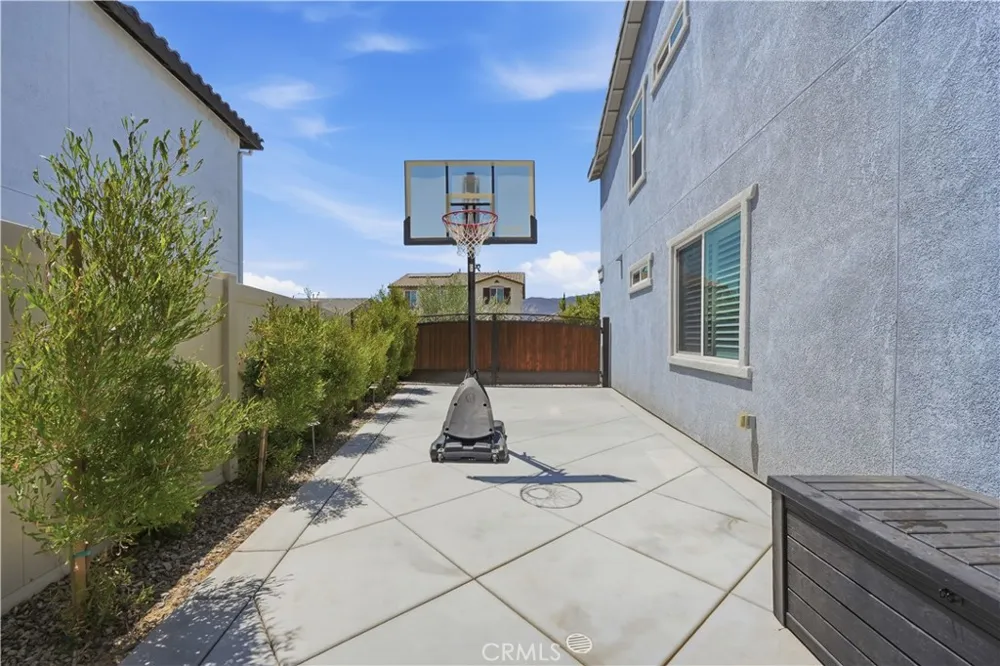 29136 Tanoak Lake Elsinore, CA 92530