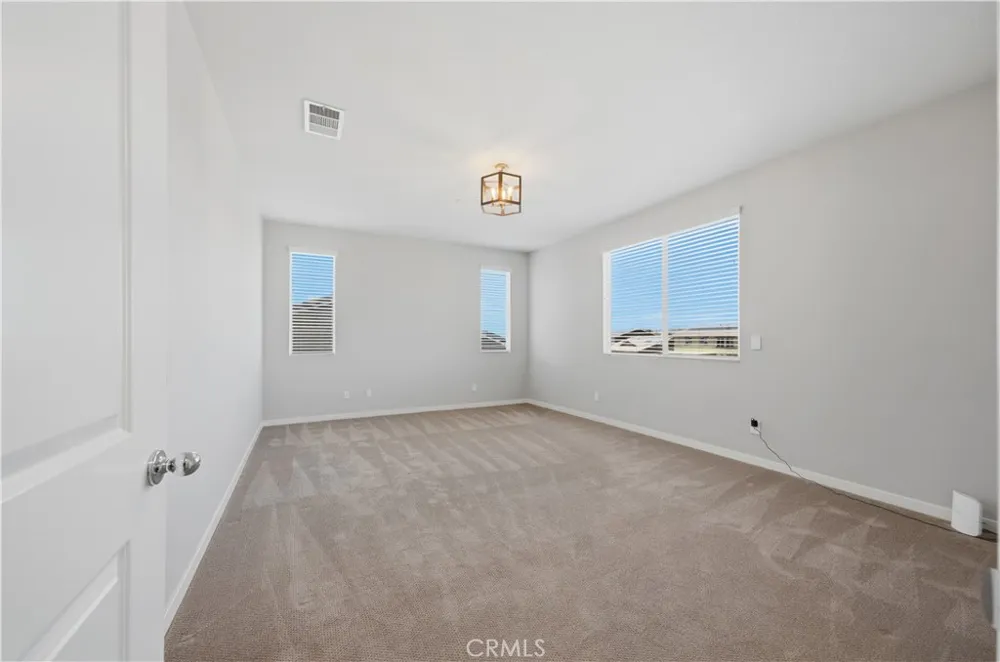 29136 Tanoak Lake Elsinore, CA 92530