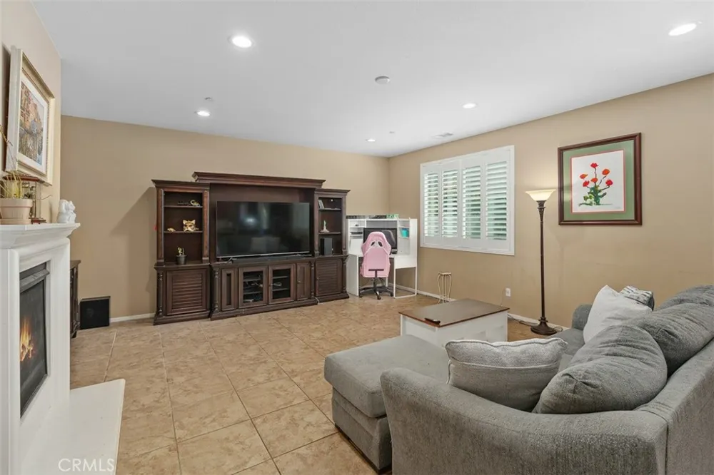 16820 Golden Bluff Riverside, CA 92503
