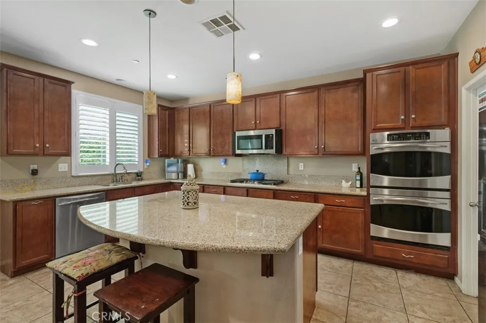 16820 Golden Bluff Riverside, CA 92503
