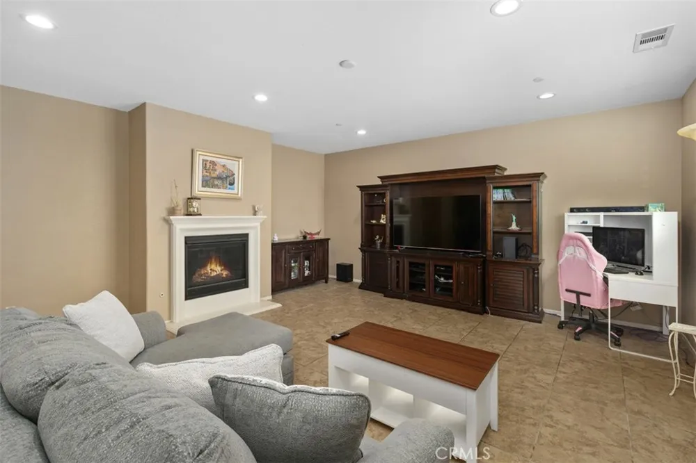 16820 Golden Bluff Riverside, CA 92503