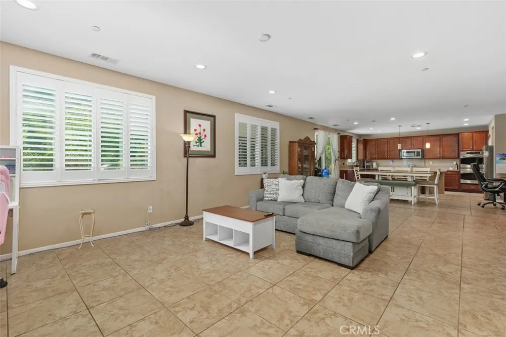 16820 Golden Bluff Riverside, CA 92503