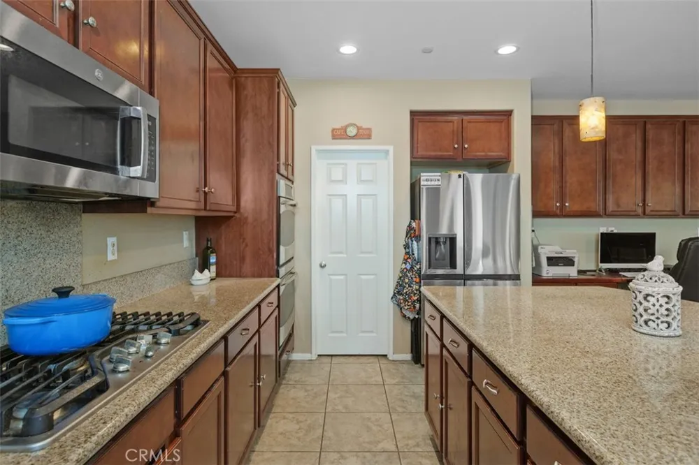 16820 Golden Bluff Riverside, CA 92503