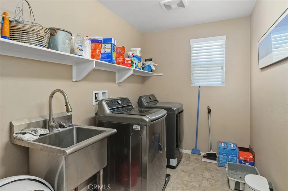 16820 Golden Bluff Riverside, CA 92503