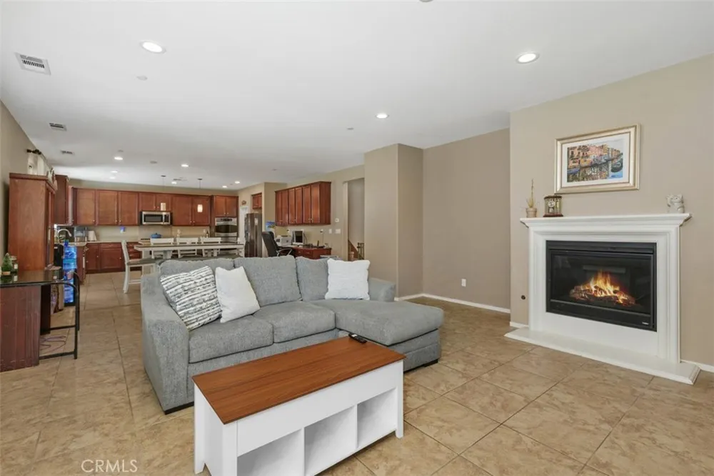 16820 Golden Bluff Riverside, CA 92503
