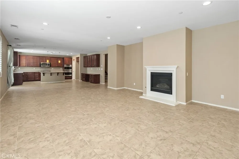 16820 Golden Bluff Riverside, CA 92503