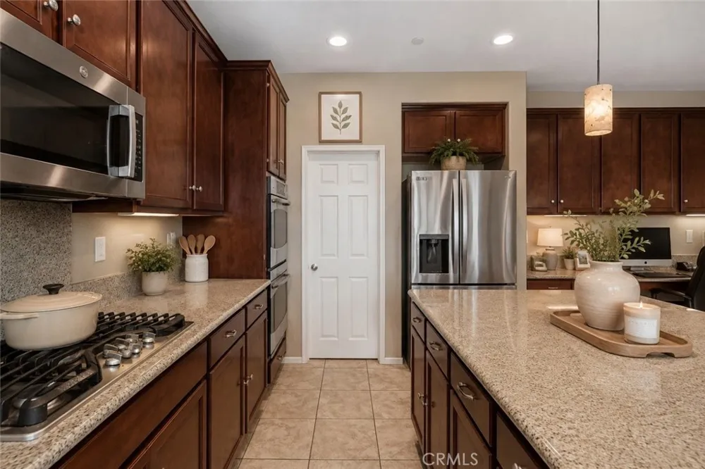 16820 Golden Bluff Riverside, CA 92503