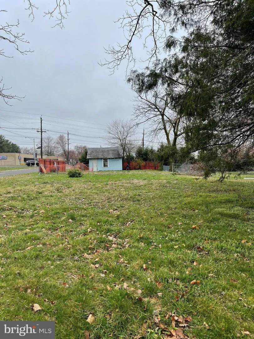 702 STILES AVENUE Maple Shade, NJ 08052