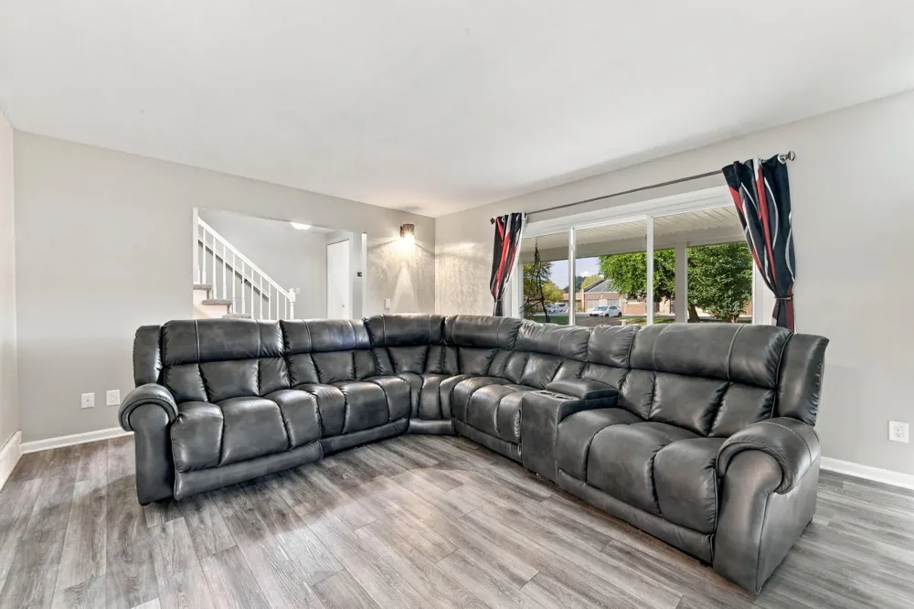 14638 Westmore Street Livonia, MI 48154