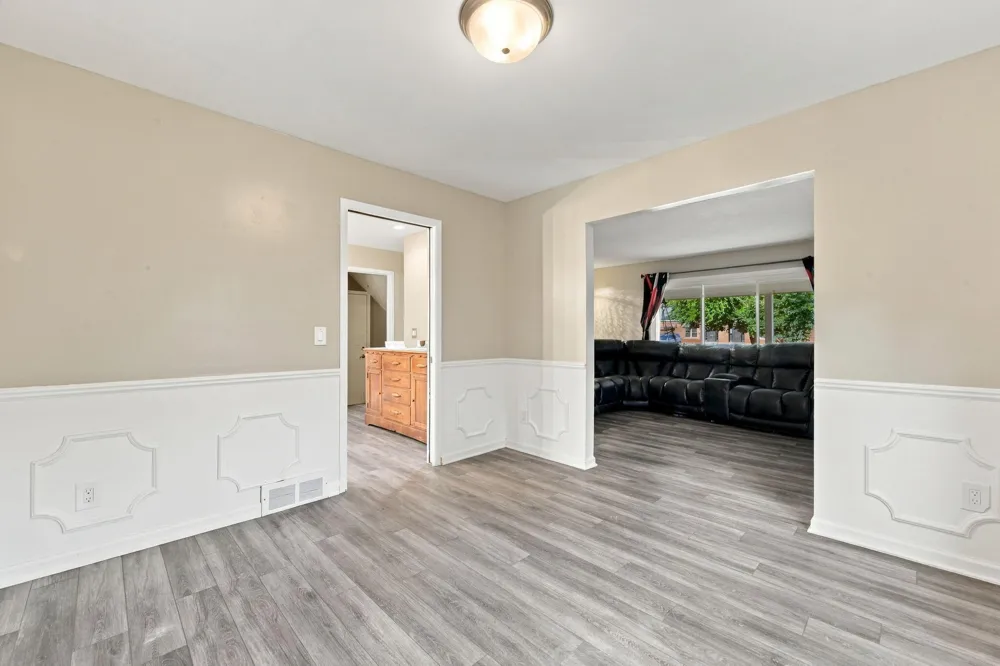 14638 Westmore Street Livonia, MI 48154