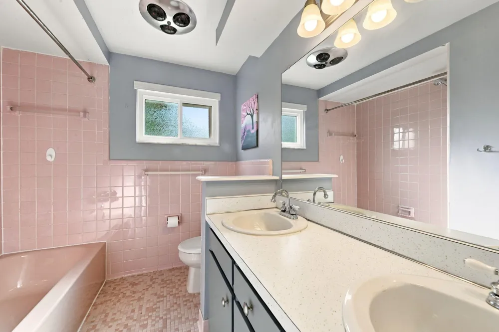 14638 Westmore Street Livonia, MI 48154