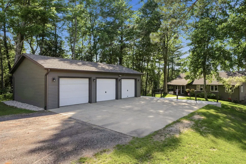 23581 210th Avenue Tustin, MI 49688