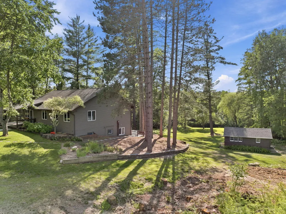23581 210th Avenue Tustin, MI 49688