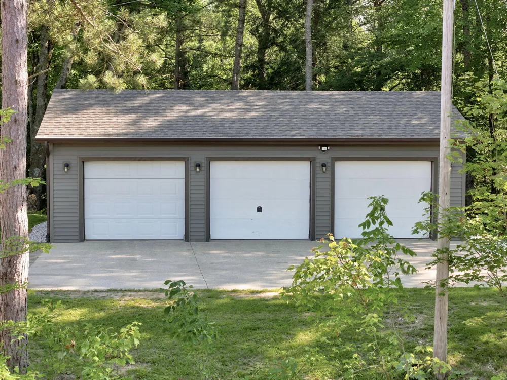 23581 210th Avenue Tustin, MI 49688