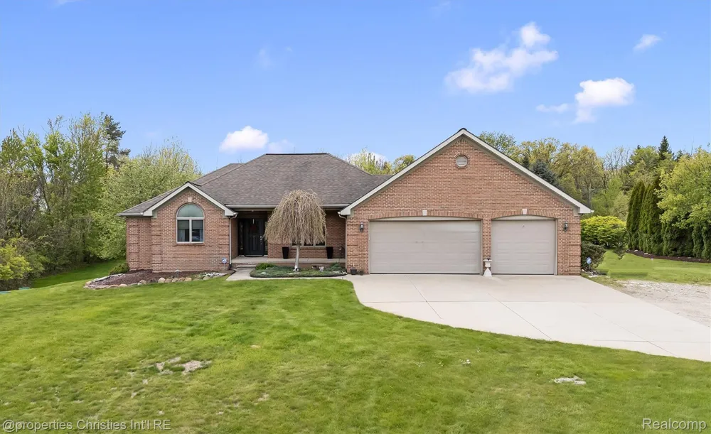 23071 Napier Road Lyon Charter Township, MI 48167