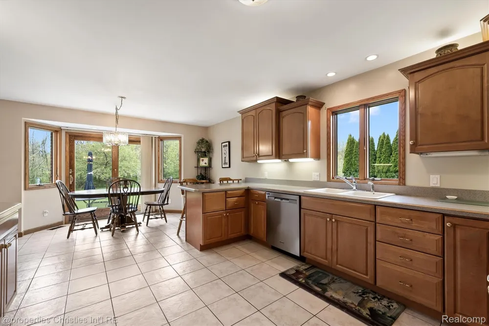 23071 Napier Road Lyon Charter Township, MI 48167