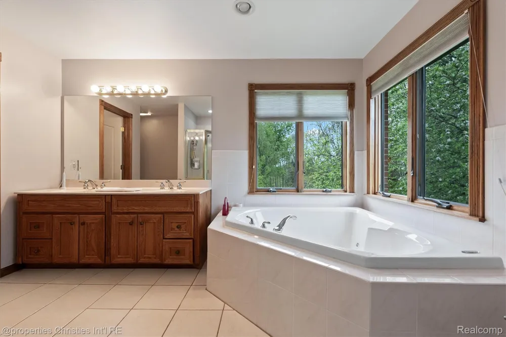 23071 Napier Road Lyon Charter Township, MI 48167