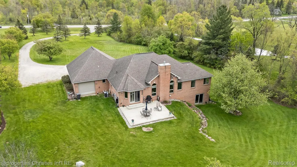 23071 Napier Road Lyon Charter Township, MI 48167