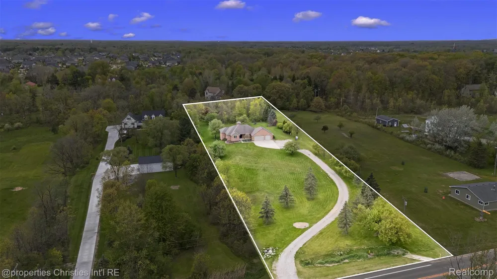 23071 Napier Road Lyon Charter Township, MI 48167
