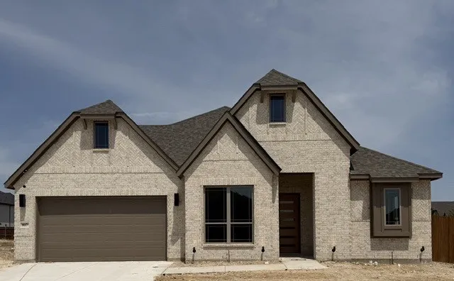 817 Monza Drive Midlothian, TX 76065