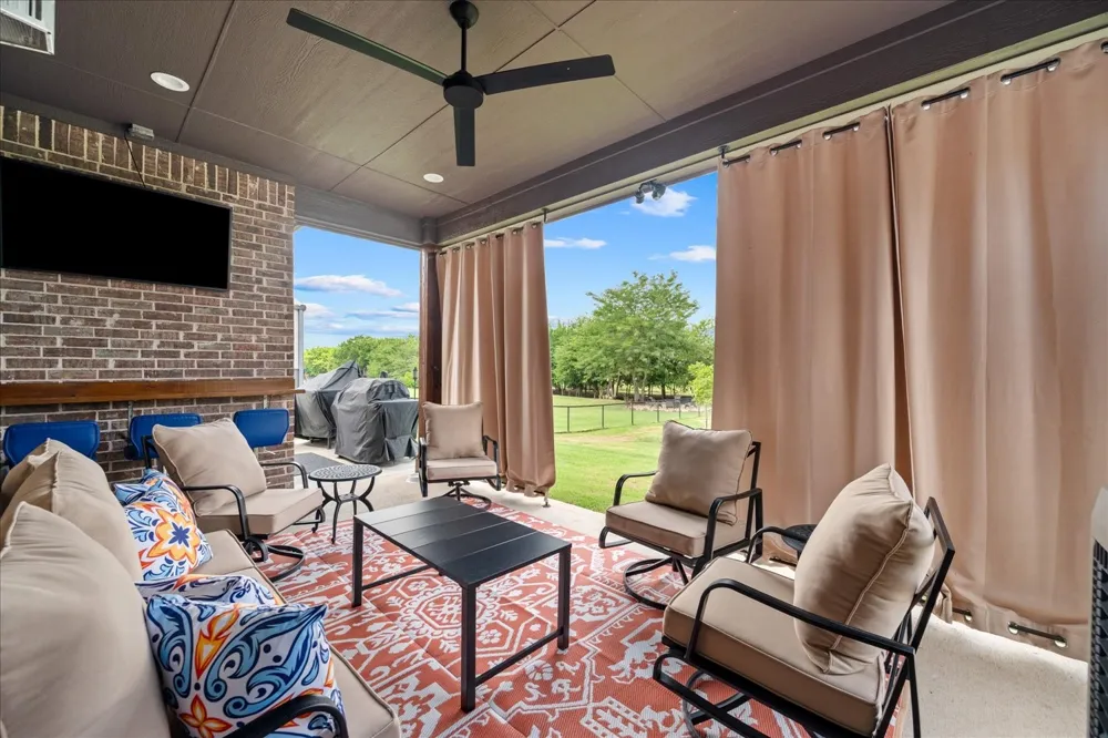 381 County Road 4945 Leonard, TX 75452