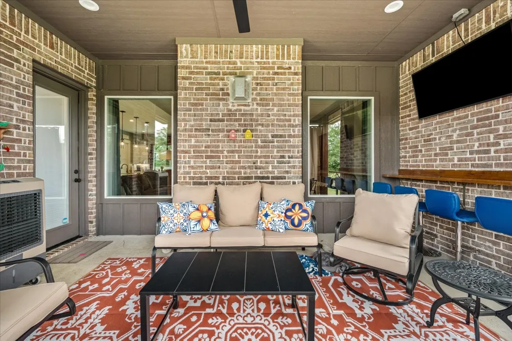 381 County Road 4945 Leonard, TX 75452