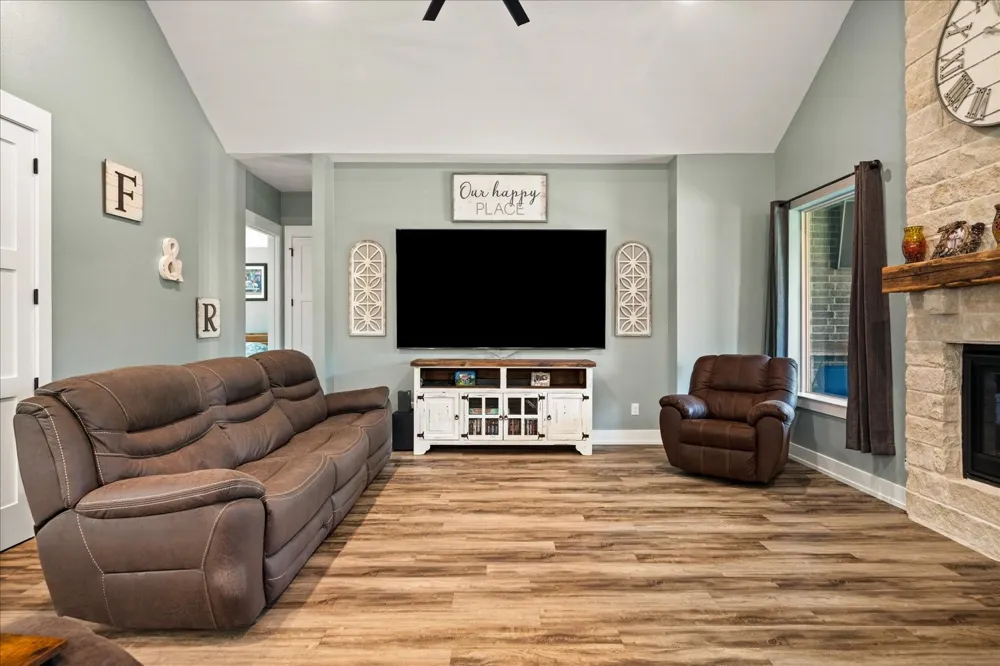 381 County Road 4945 Leonard, TX 75452