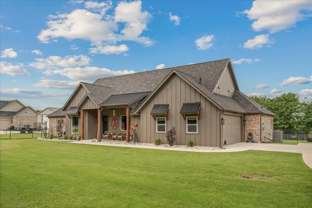381 County Road 4945 Leonard, TX 75452