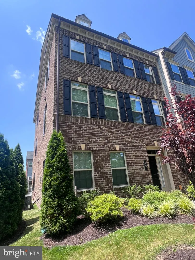 40 WEDGE WAY #7 Baltimore, MD 21208